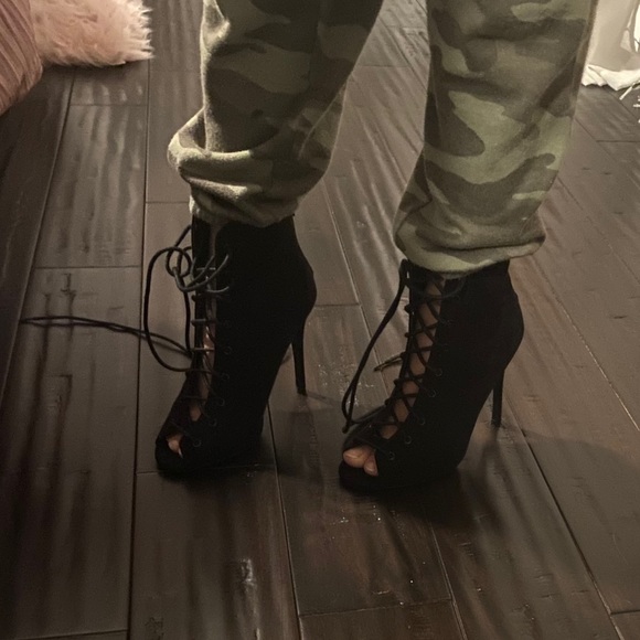 High Tied Heels - Picture 5 of 5